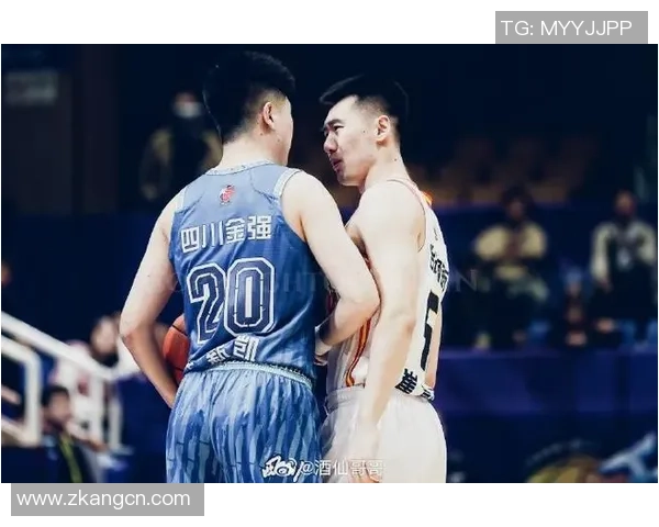 四川金强迎战强敌全力争胜期待精彩对决展现篮球魅力与团队精神 四川金强迎战强敌全力争胜期待精彩对决展现篮球魅力与团队精神