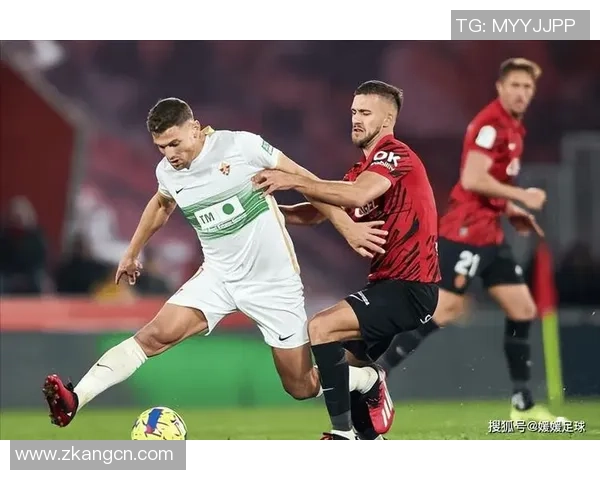 费耶诺德主场迎战乌德勒全力争胜展现强队风范 费耶诺德主场迎战乌德勒全力争胜展现强队风范