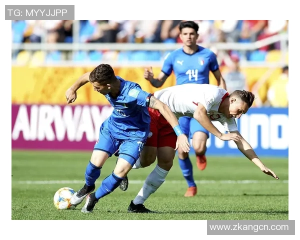 U20意大利与英格兰激战正酣青年球员展现足球新风采