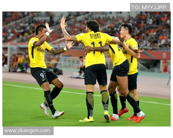 恒大与鲁能激战回顾精彩瞬间与战术分析全景呈现 恒大与鲁能激战回顾精彩瞬间与战术分析全景呈现